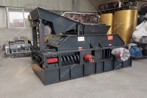 對(duì)輥式鵝卵石制砂機(jī)發(fā)往貴州貴陽