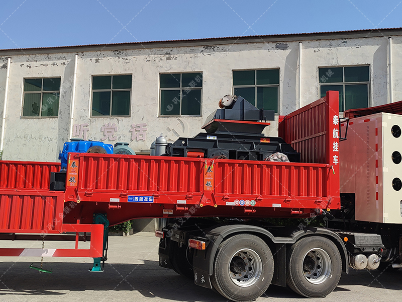 2PGY1000x700全自動(dòng)液壓對輥制砂機(jī)發(fā)貨圖片 