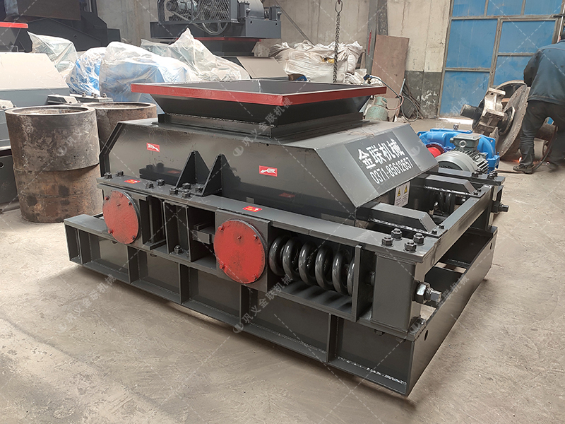 石灰石破碎生產(chǎn)線配雙齒輥合適嗎？關(guān)鍵看這2個指標！