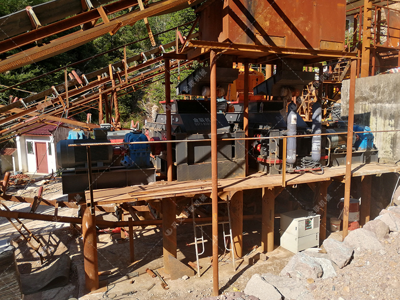 液壓對(duì)輥破碎機(jī):破解 “堵塞、磨損、成品差” 三大難題 液壓對(duì)輥破碎機(jī):破解 “堵塞、磨損、成品差” 三大難題