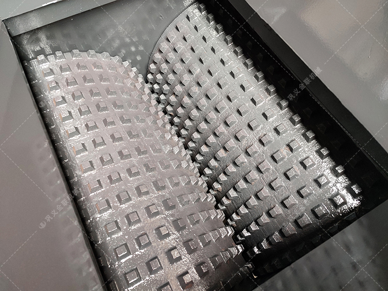 硬巖與軟巖通吃,雙齒輥破碎機(jī)的“牙齒”究竟有多鋒利? 硬巖與軟巖通吃,雙齒輥破碎機(jī)的“牙齒”究竟有多鋒利?